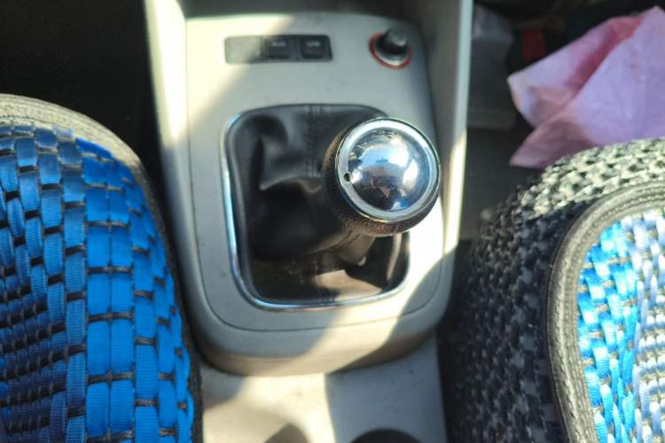 Used Volkswagen Bora 2011 1.6L Manual Fashion Edition Gear Lever