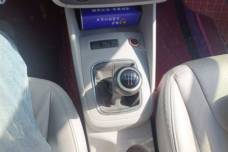 Used Volkswagen Bora 2011 1.6L Manual Comfort Version Gear Lever