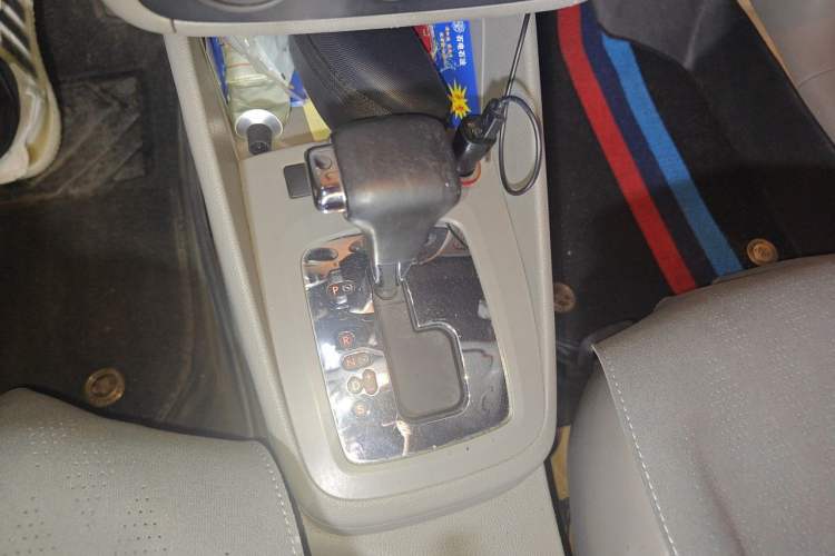 Used Volkswagen Bora 2011 1.6L Automatic Comfort Model Gear Lever