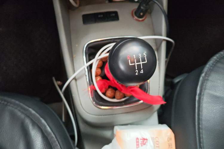 Used Volkswagen Bora 2011 1.6L Manual Fashion Edition Gear Lever