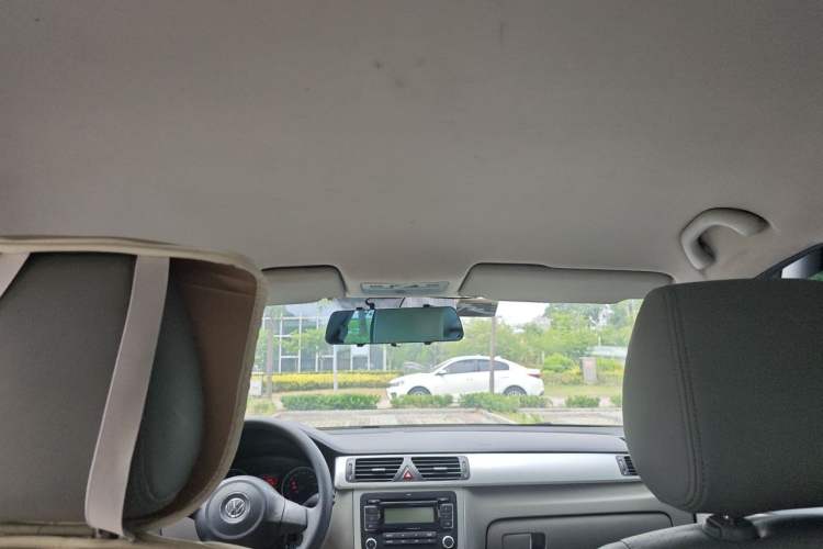 Used Volkswagen Bora 2011 1.6L Manual Fashion Edition Headliner