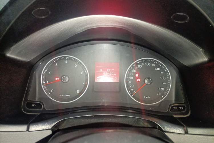 Used Volkswagen Bora 2011 1.6L Manual Comfort Version Instrument Cluster
