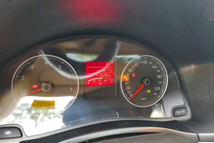 Used Volkswagen Bora 2011 1.6L Automatic Comfort Model Instrument Cluster