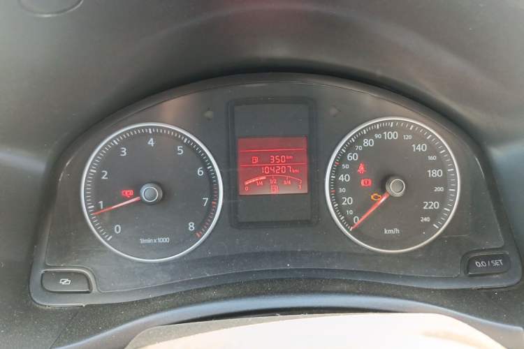 Used Volkswagen Bora 2011 1.6L Manual Comfort Version Instrument Cluster