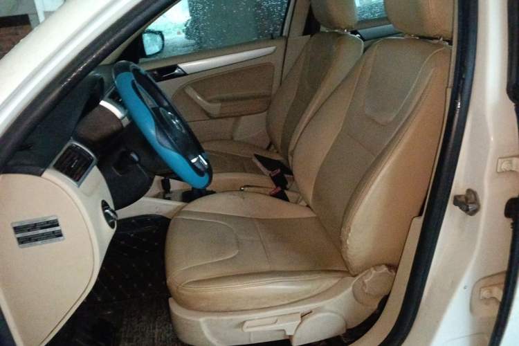 Used Volkswagen Bora 2011 1.6L Manual Fashion Edition Left Front Seat