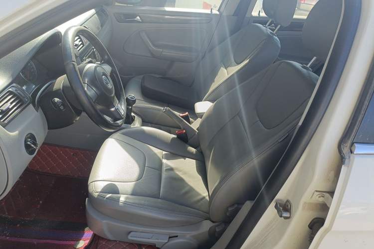 Used Volkswagen Bora 2011 1.6L Manual Comfort Version Left Front Seat
