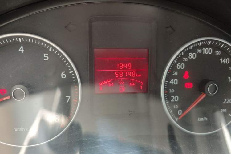 Used Volkswagen Bora 2011 1.6L Manual Fashion Edition Odometer Close Up