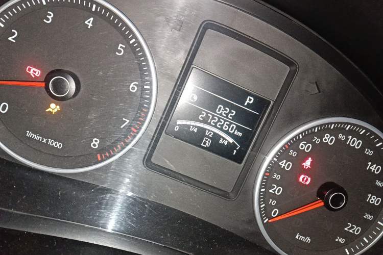 Used Volkswagen Bora 2011 1.4T AT Sportline Odometer Close Up