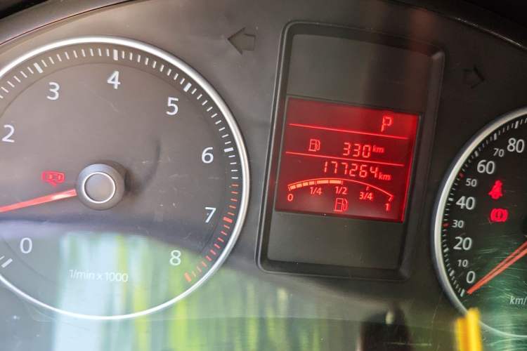 Used Volkswagen Bora 2011 1.4T Automatic Comfort Model Odometer Close Up