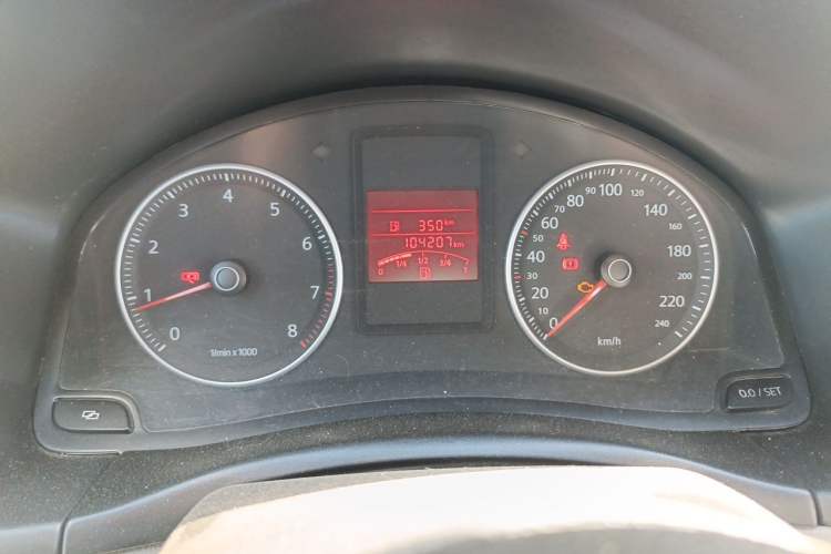 Used Volkswagen Bora 2011 1.6L Manual Comfort Version Odometer Close Up