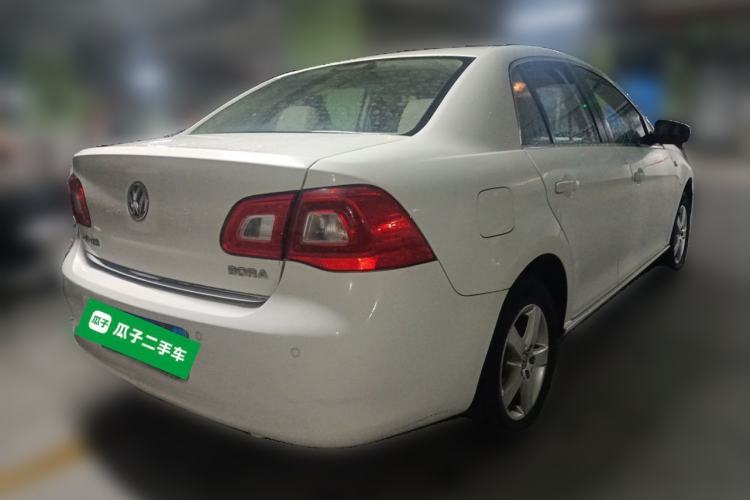 Used Volkswagen Bora 2011 1.6L Manual Comfort Version Rear Right 45 Deg