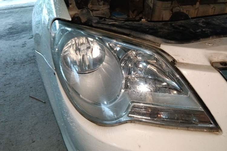 Used Volkswagen Bora 2011 1.6L Manual Fashion Edition Right Front Headlight
