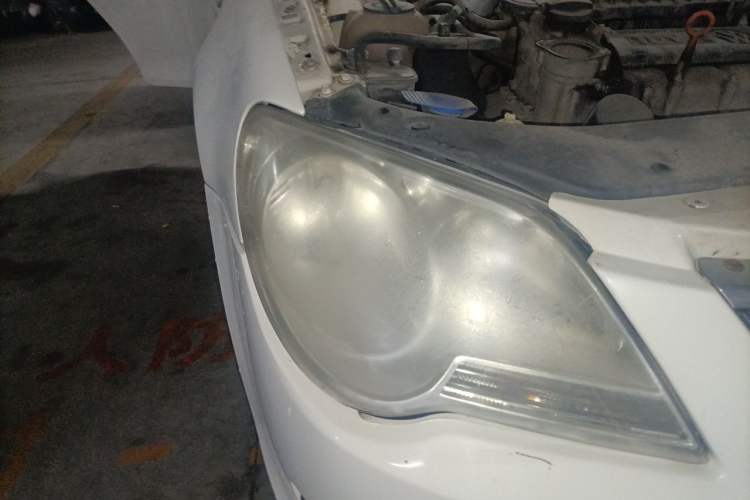 Used Volkswagen Bora 2011 1.6L Manual Comfort Version Right Front Headlight