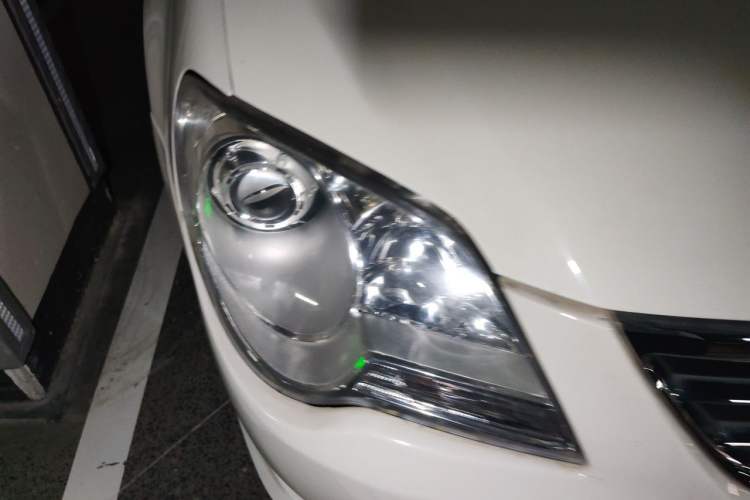 Used Volkswagen Bora 2011 1.6L Automatic Comfort Model Right Front Headlight