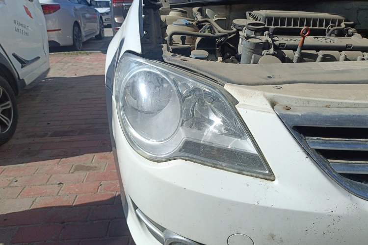 Used Volkswagen Bora 2011 1.6L Manual Comfort Version Right Front Headlight