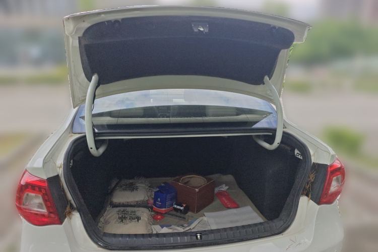 Used Volkswagen Bora 2011 1.6L Manual Fashion Edition Trunk