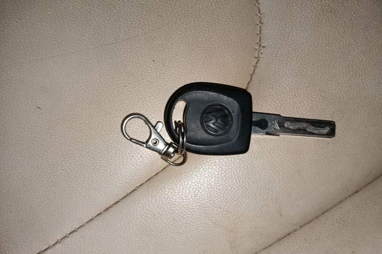 Used Volkswagen Bora 2011 1.6L Manual Fashion Edition Vehicle Key