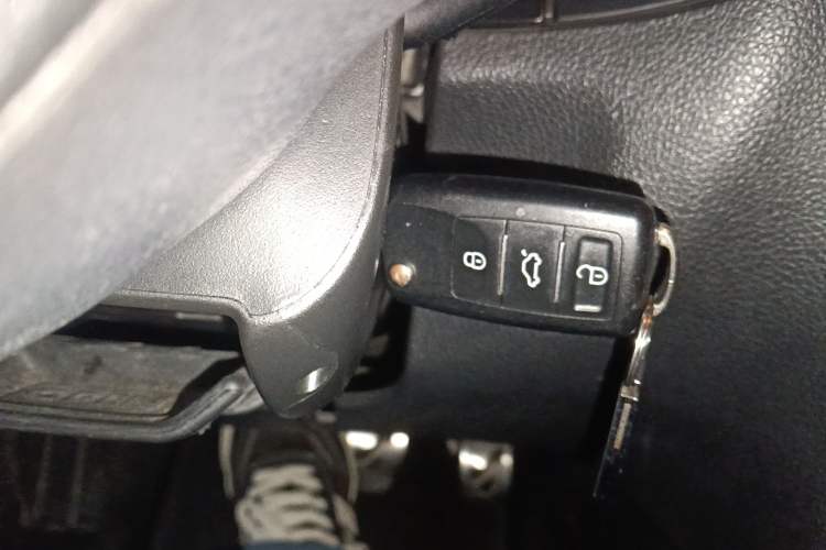 Used Volkswagen Bora 2011 1.4T AT Sportline Vehicle Key