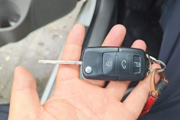 Used Volkswagen Bora 2011 1.6L Manual Fashion Edition Vehicle Key