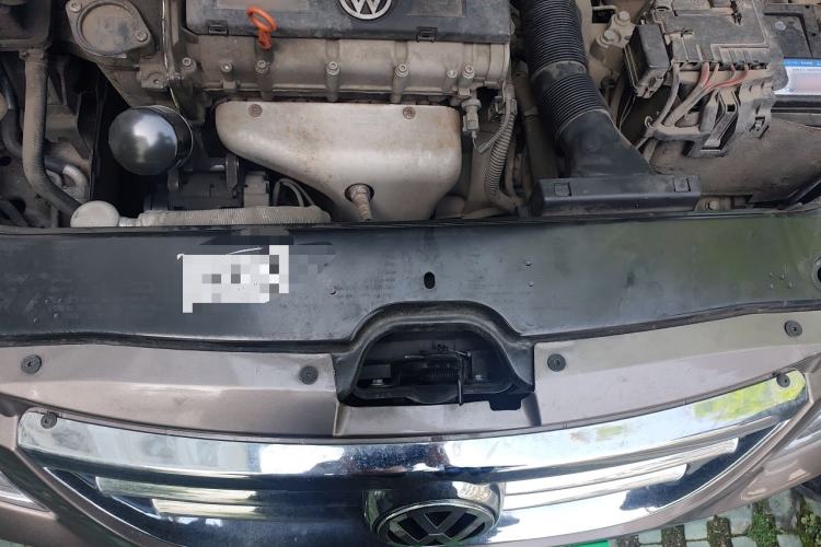Used Volkswagen Bora 2011 1.6L Manual Fashion Edition Engine Bay