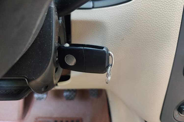 Used Volkswagen Bora 2011 1.6L Manual Fashion Edition Vehicle Key