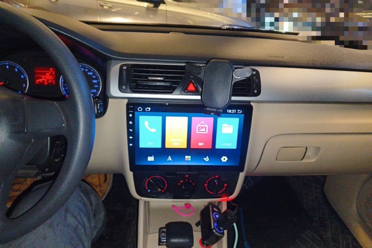 Used Volkswagen Bora 2012 1.6L Automatic Fashion Edition Audio And AC Panel