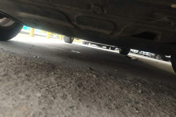 Used Volkswagen Bora 2012 1.6L Manual Fashion Edition Chassis Front