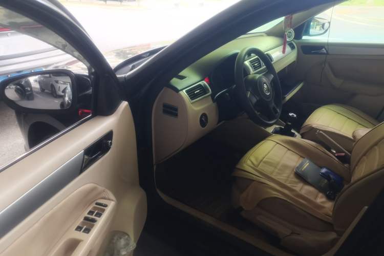 Used Volkswagen Bora 2012 1.6L Manual Fashion Edition Driver Seat