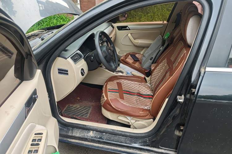Used Volkswagen Bora 2012 1.6L Automatic Fashion Edition Driver Seat