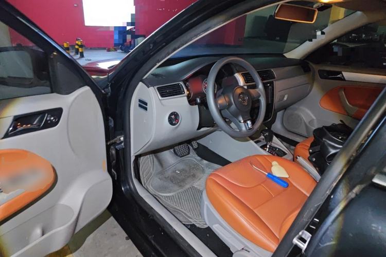 Used Volkswagen Bora 2012 1.6L Automatic Fashion Edition Driver Seat