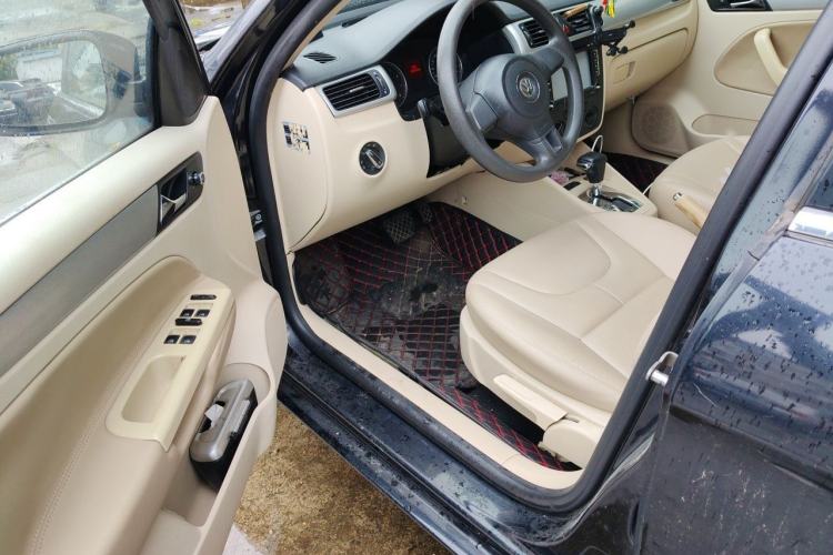 Used Volkswagen Bora 2012 1.6L Automatic Fashion Edition Driver Seat