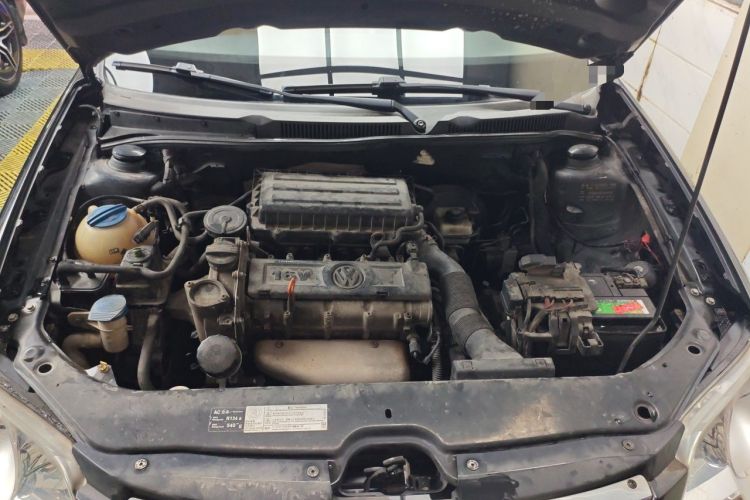 Used Volkswagen Bora 2012 1.6L Automatic Comfort Edition Engine Bay