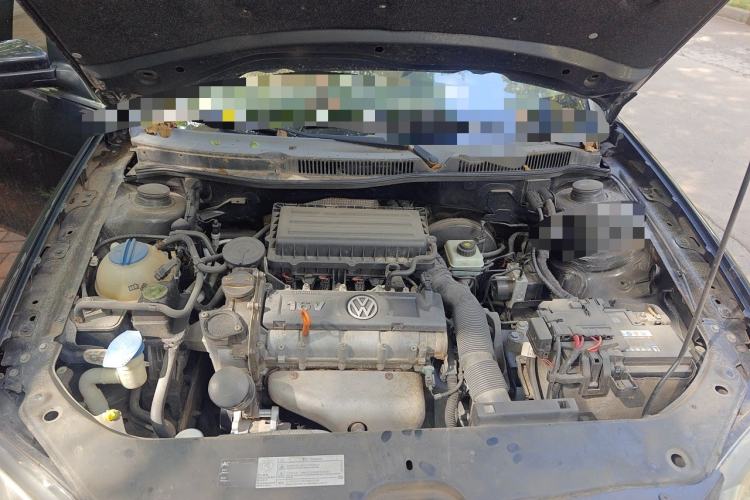Used Volkswagen Bora 2012 1.6L Manual Fashion Edition Engine Bay