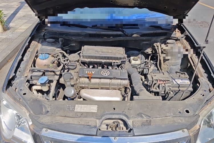 Used Volkswagen Bora 2012 1.6L Manual Fashion Edition Engine Bay