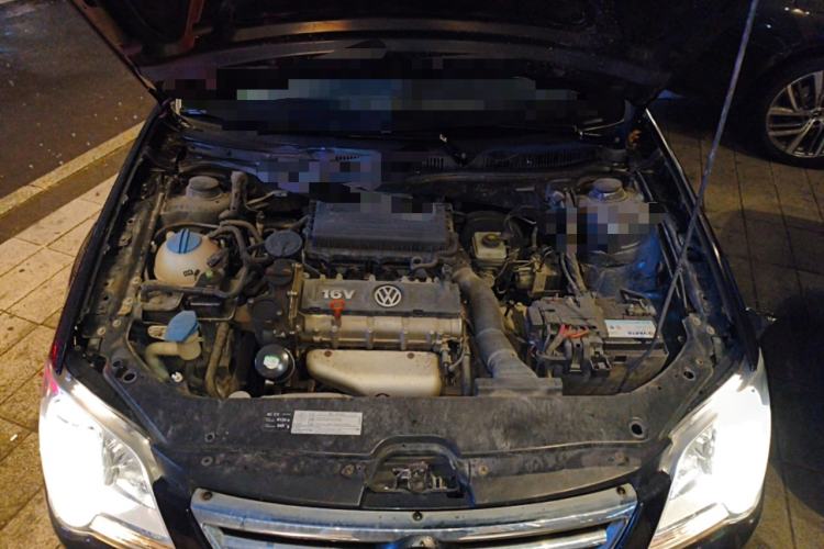 Used Volkswagen Bora 2012 1.6L Automatic Fashion Edition Engine Bay