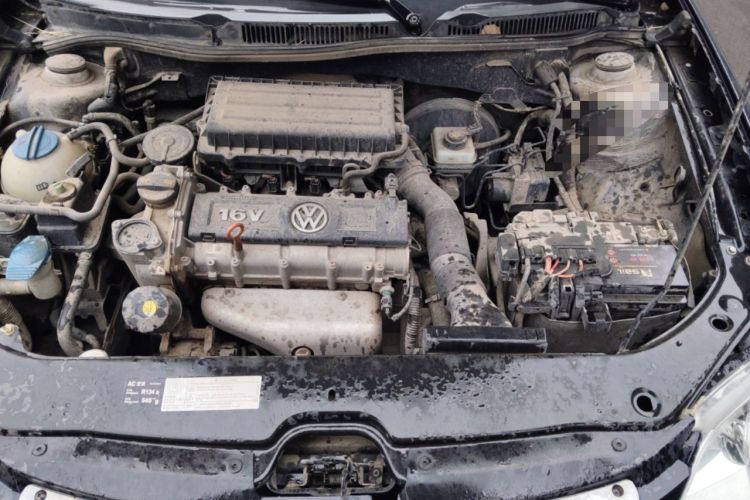 Used Volkswagen Bora 2012 1.6L Manual Fashion Edition Engine Bay