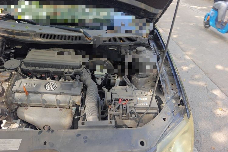 Used Volkswagen Bora 2012 1.6L Manual Fashion Edition Engine Bay Left