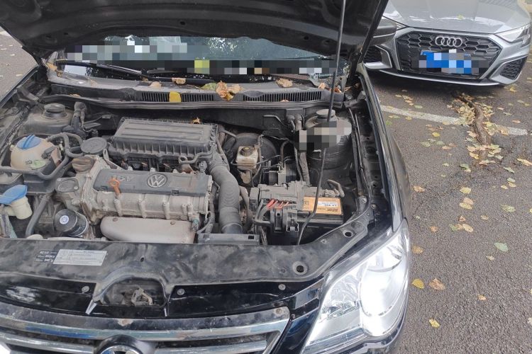 Used Volkswagen Bora 2012 1.6L Automatic Comfort Edition Engine Bay Left