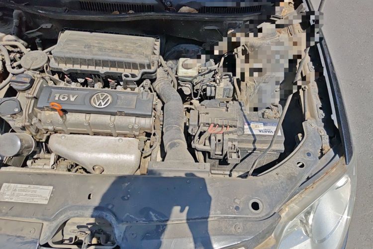Used Volkswagen Bora 2012 1.6L Manual Fashion Edition Engine Bay Left