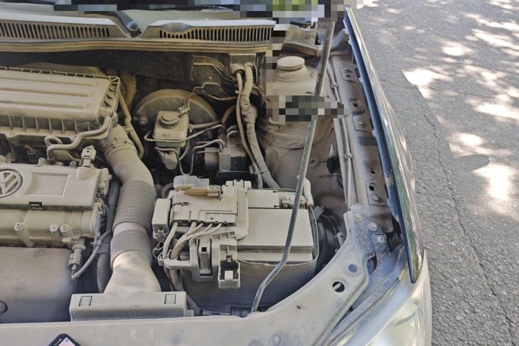 Used Volkswagen Bora 2012 1.6L Manual Fashion Edition Engine Bay Left