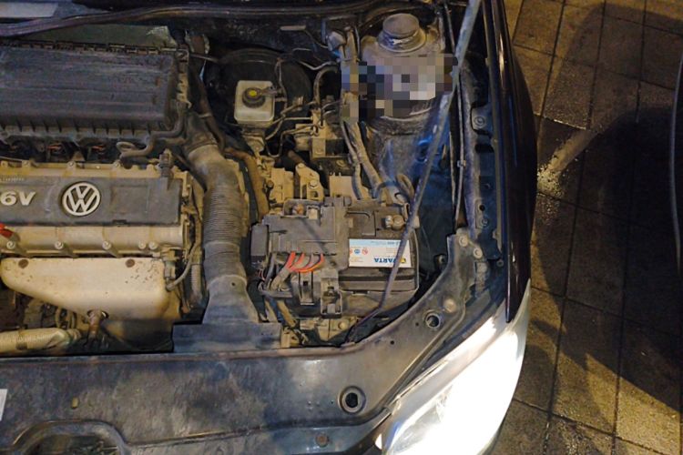 Used Volkswagen Bora 2012 1.6L Automatic Fashion Edition Engine Bay Left