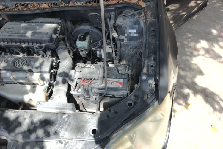 Used Volkswagen Bora 2012 1.6L Manual Fashion Edition Engine Bay Left