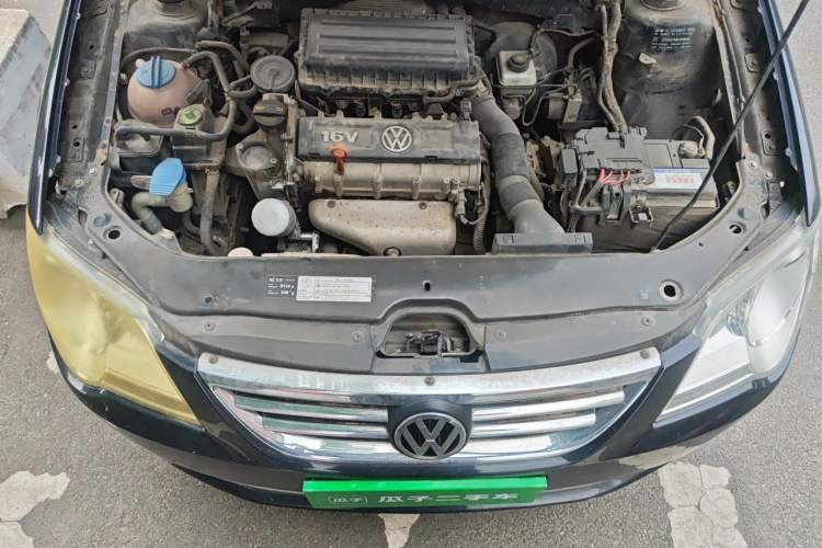 Used Volkswagen Bora 2012 1.6L Automatic Fashion Edition Engine Bay
