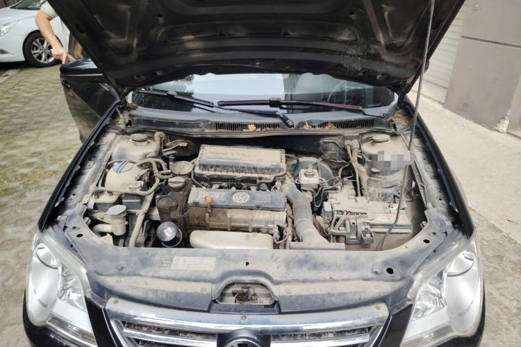Used Volkswagen Bora 2012 1.6L Automatic Fashion Edition Engine Bay