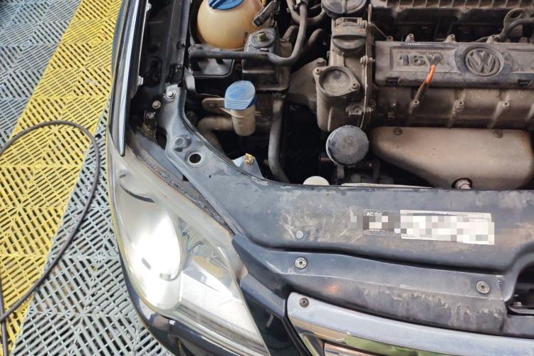 Used Volkswagen Bora 2012 1.6L Automatic Comfort Edition Engine Bay Right