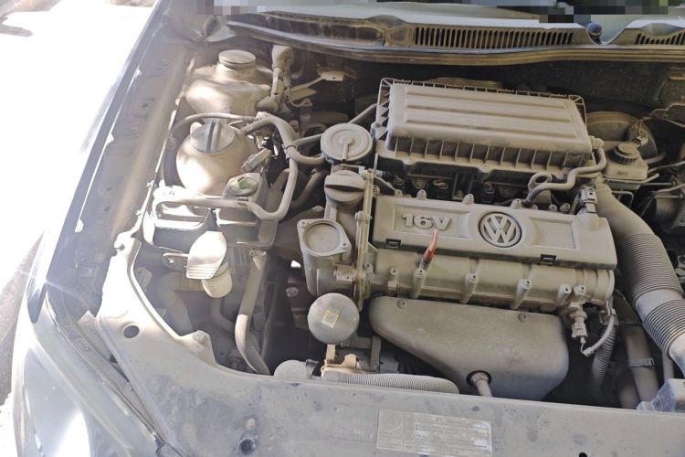 Used Volkswagen Bora 2012 1.6L Manual Fashion Edition Engine Bay Right