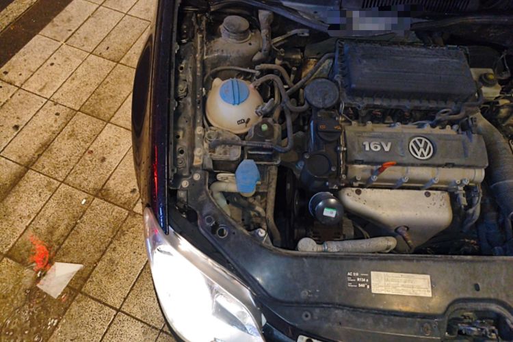Used Volkswagen Bora 2012 1.6L Automatic Fashion Edition Engine Bay Right