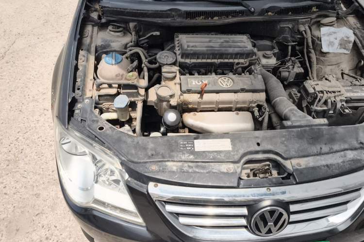 Used Volkswagen Bora 2012 1.6L Automatic Comfort Edition Engine Bay Right