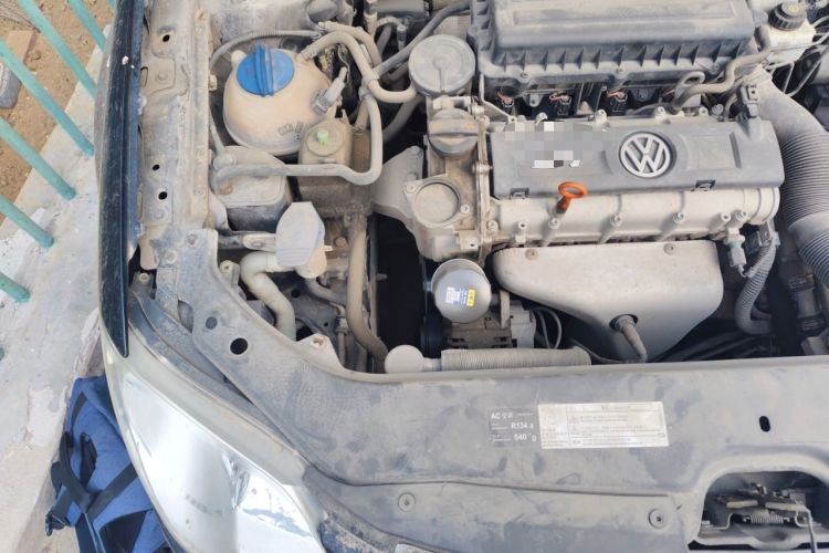 Used Volkswagen Bora 2012 1.6L Automatic Fashion Edition Engine Bay Right