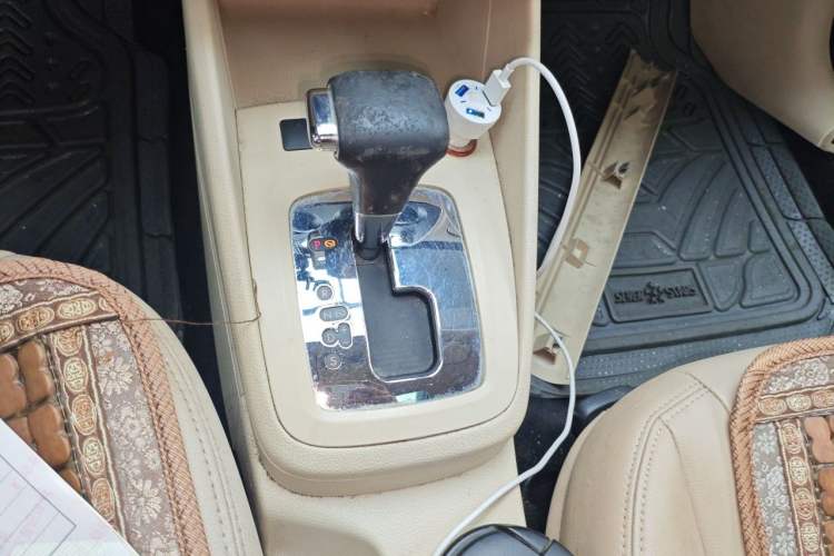 Used Volkswagen Bora 2012 1.6L Automatic Comfort Edition Gear Lever
